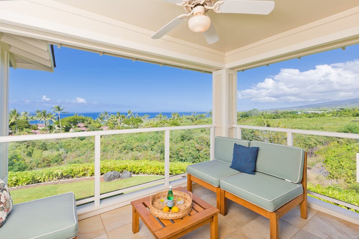 Condo in Kailua-Kona · ★4.89 · 2 bedrooms · 6 beds · 2.5 private baths - Photo 2