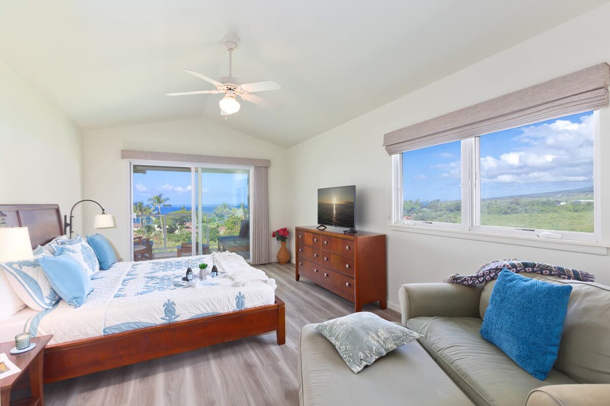 Condo in Kailua-Kona · ★4.89 · 2 bedrooms · 6 beds · 2.5 private baths - Photo 5