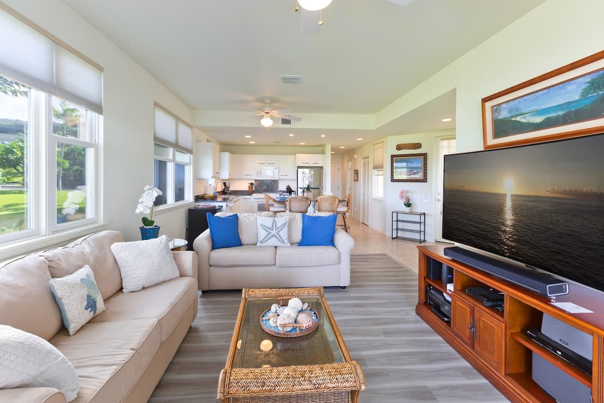 Condo in Kailua-Kona · ★4.89 · 2 bedrooms · 6 beds · 2.5 private baths - Photo 1