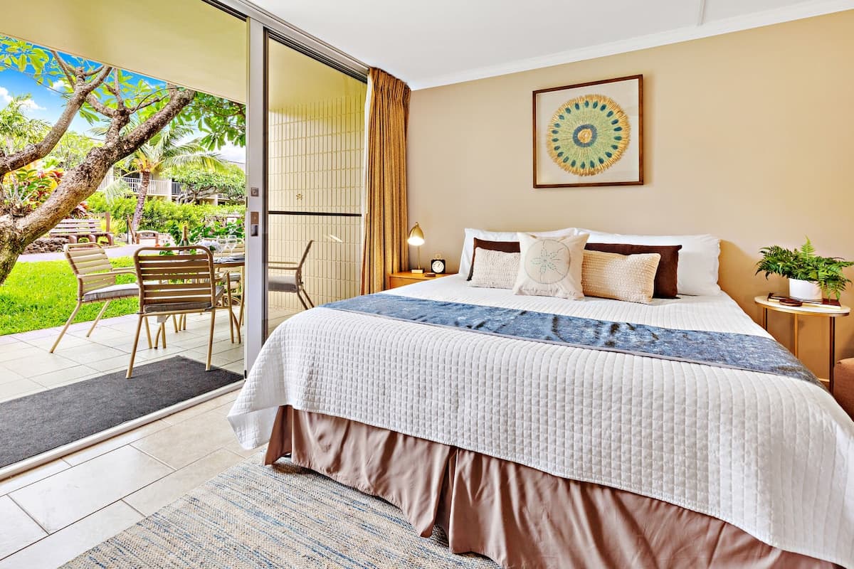 Condo in Lahaina · ★4.82 · 1 bedroom · 1 bed · 1 private bath - Photo 5