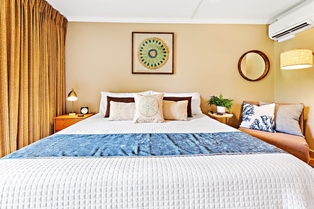 Condo in Lahaina · ★4.82 · 1 bedroom · 1 bed · 1 private bath - Photo 4