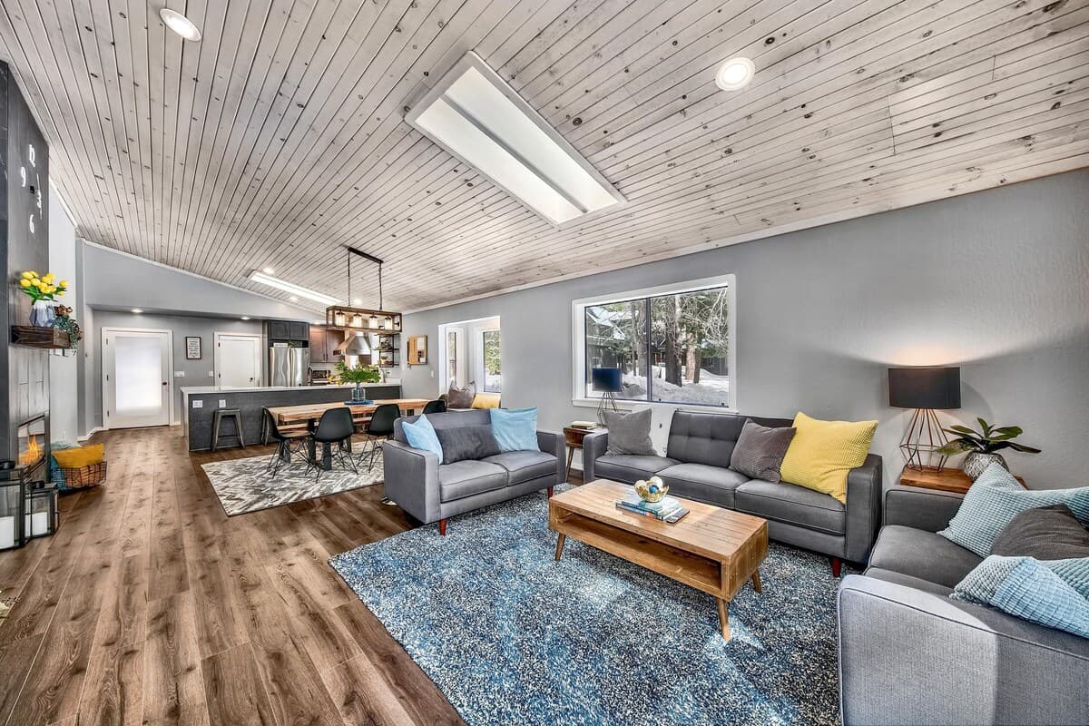 Modern Cabin with Private Hot Tub & Arcade - Photo 4