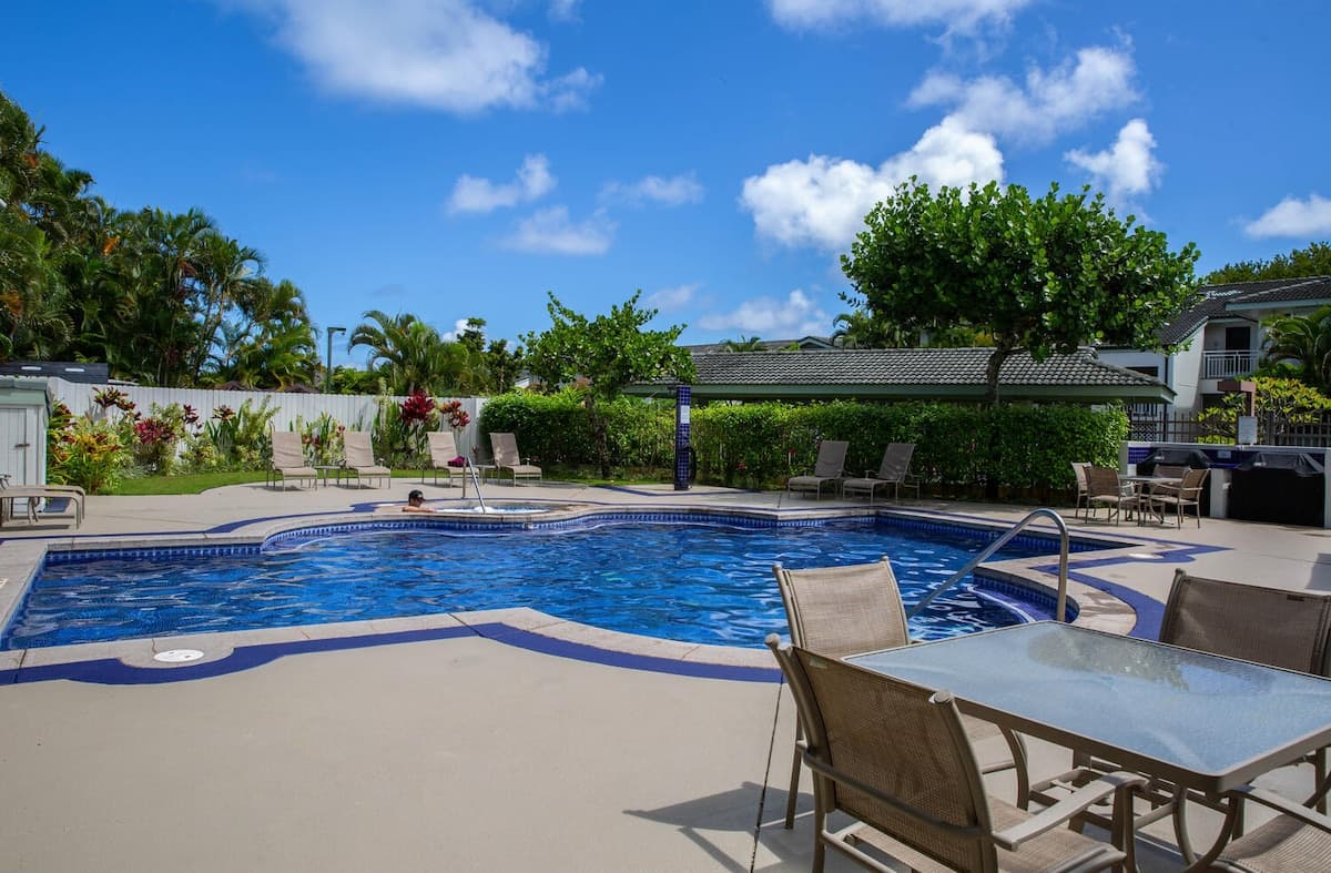 Condo in Princeville · ★4.96 · 2 bedrooms · 4 beds · 2 shared baths - Photo 4