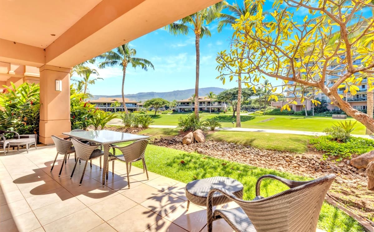 Condo in Lahaina · ★4.5 · 2 bedrooms · 4 beds · 2 baths - Photo 1