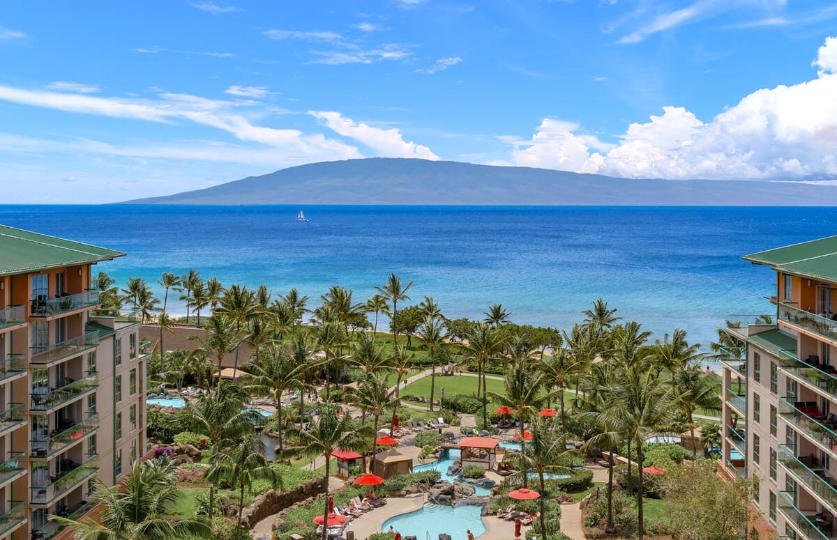 Condo in Lahaina · ★4.89 · 3 bedrooms · 4 beds · 3 baths - Photo 3