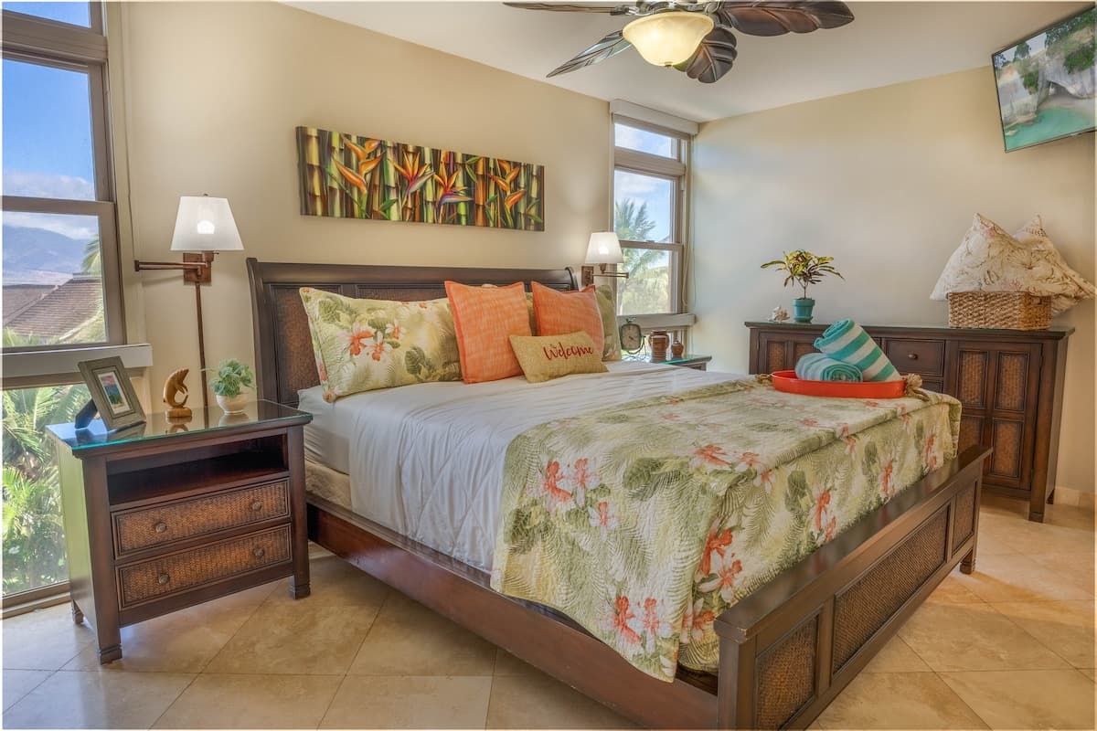Condo in Kihei · ★4.89 · 1 bedroom · 2 beds · 2 baths - Photo 2