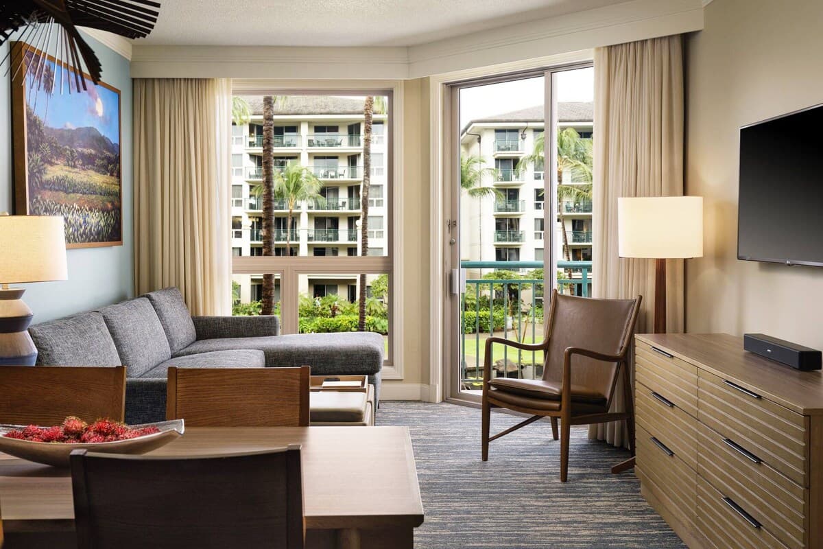 Condo in Lahaina · ★5.0 · 2 bedrooms · 4 beds · 2 private baths - Photo 4