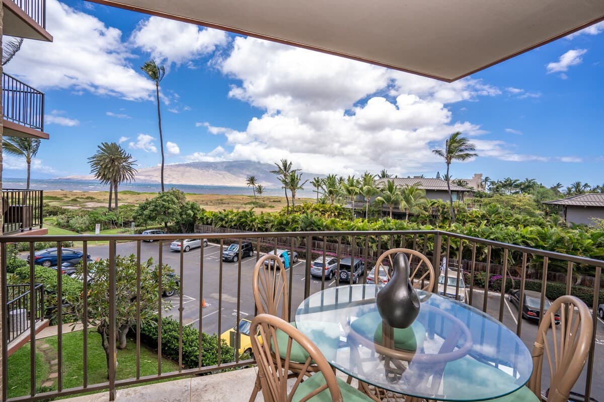 Condo in Kihei · ★4.75 · 1 bedroom · 2 beds · 1 shared bath - Photo 4