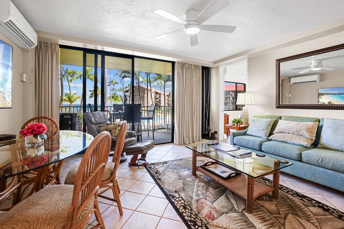 Home in Lahaina · ★4.71 · 2 bedrooms · 3 beds · 2 private baths - Photo 5