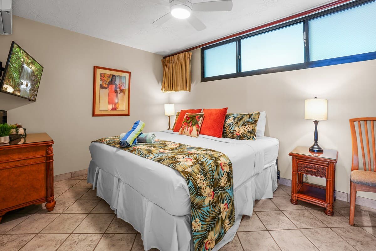 Home in Lahaina · ★4.71 · 2 bedrooms · 3 beds · 2 private baths - Photo 2