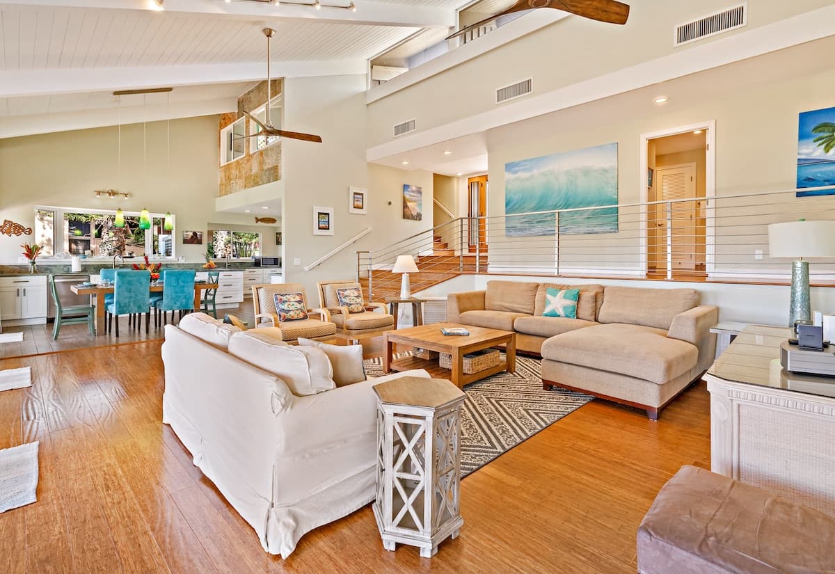 Home in Lahaina · ★4.83 · 6 bedrooms · 9 beds · 3 baths - Photo 2