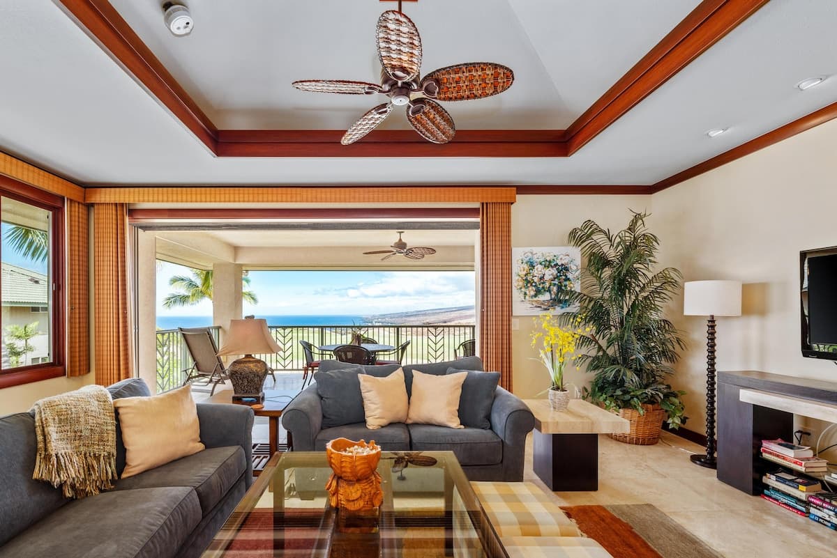 Condo in Waimea · ★4.88 · 3 bedrooms · 4 beds · 3 baths - Photo 1