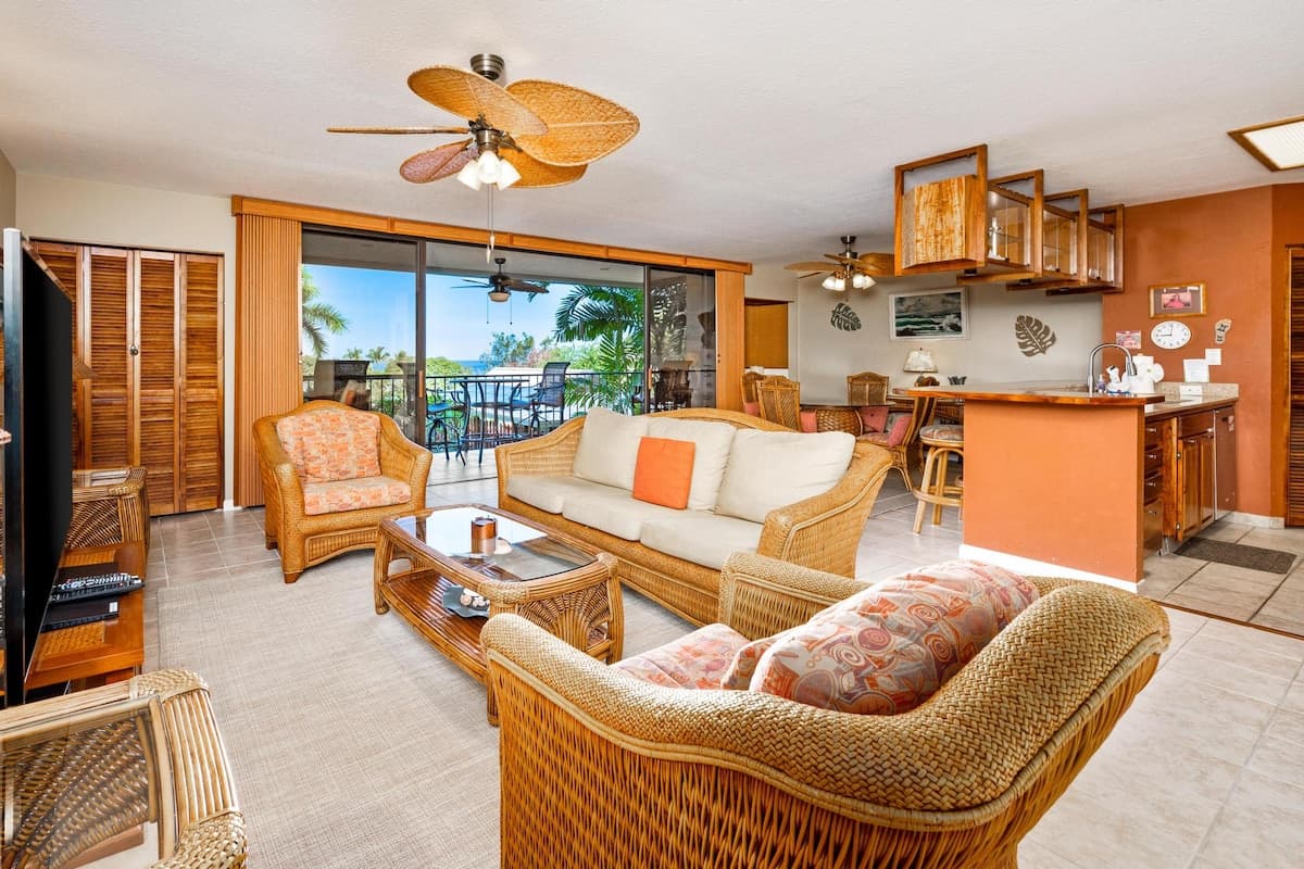 Condo in Kailua-Kona · ★4.63 · 2 bedrooms · 3 beds · 2 baths - Photo 1
