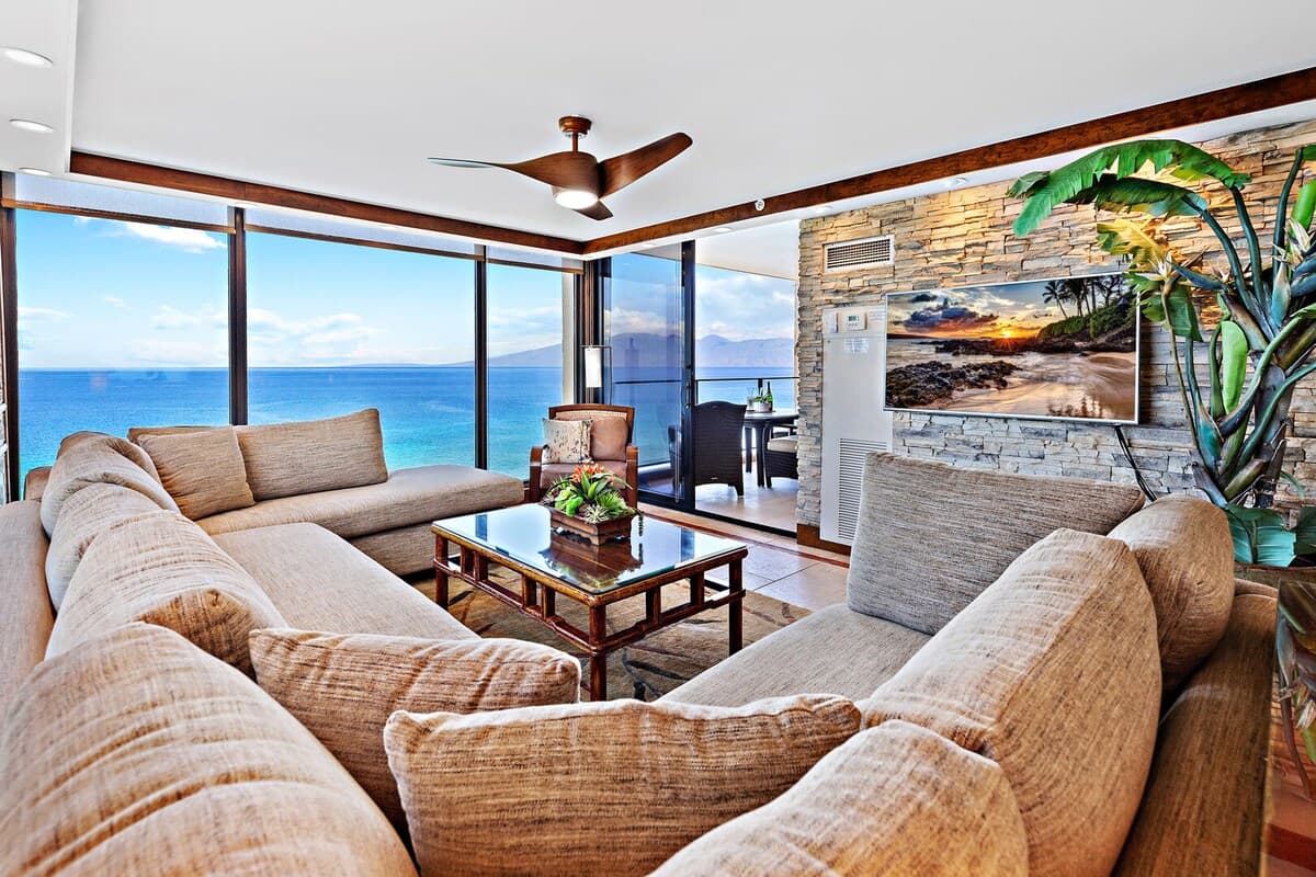 Condo in Lahaina · ★4.89 · 2 bedrooms · 2 beds · 2 baths - Photo 4