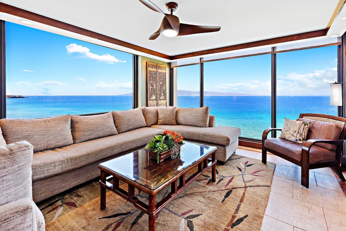 Condo in Lahaina · ★4.89 · 2 bedrooms · 2 beds · 2 baths - Photo 5