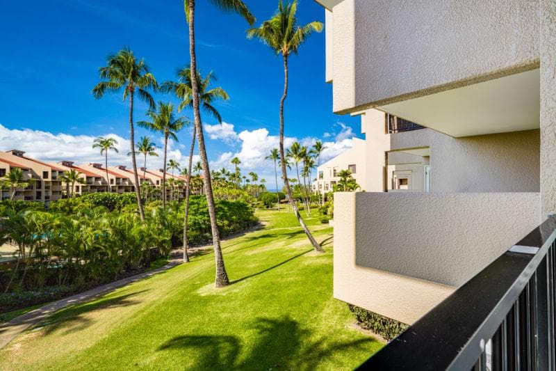 Condo in Kihei · ★4.8 · 2 bedrooms · 3 beds · 2 shared baths - Photo 2