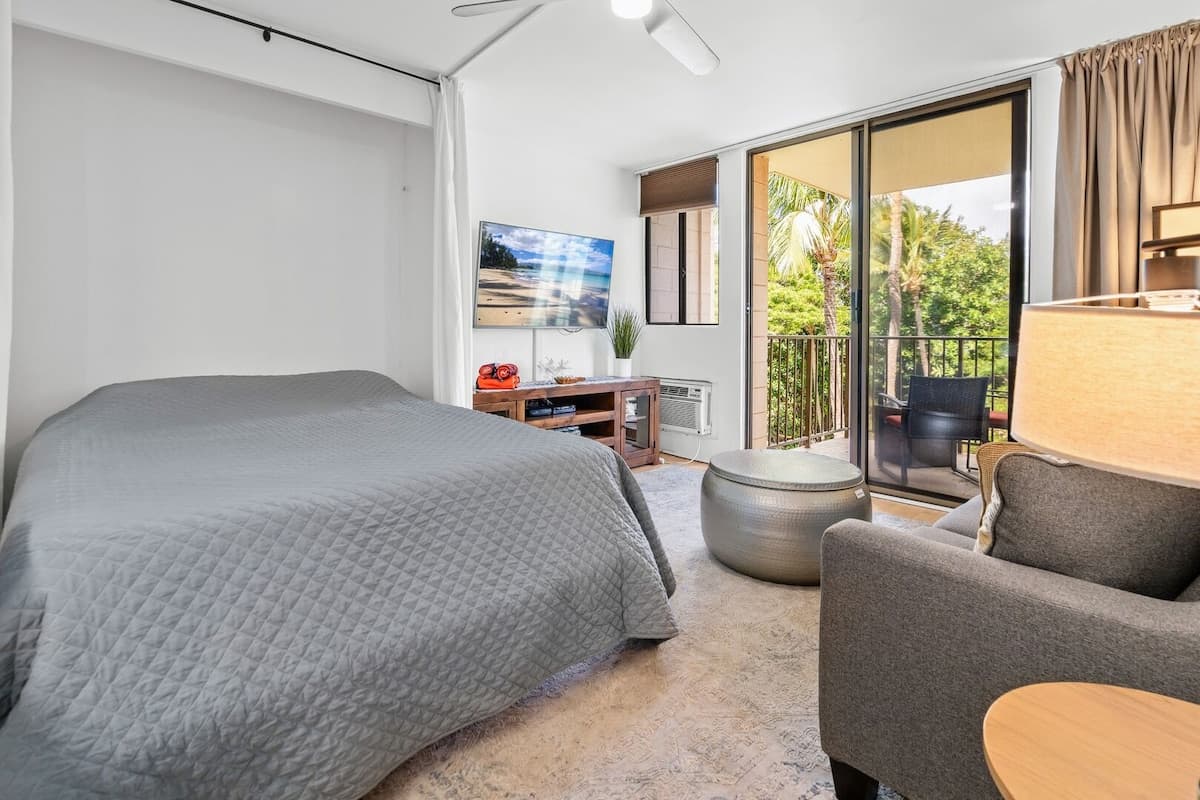 Condo in Kihei · ★4.55 · 1 bedroom · 2 beds · 1 bath - Photo 5