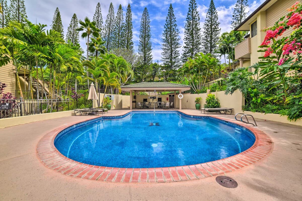 Condo in Lahaina · ★4.83 · 1 bedroom · 2 beds · 2 baths - Photo 4