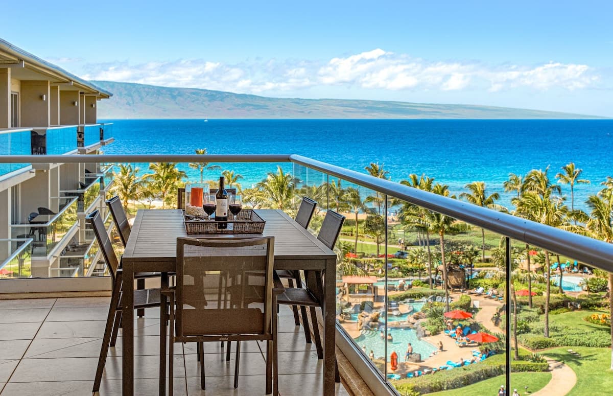 Condo in Lahaina · ★5.0 · 2 bedrooms · 3 beds · 2 baths - Photo 5