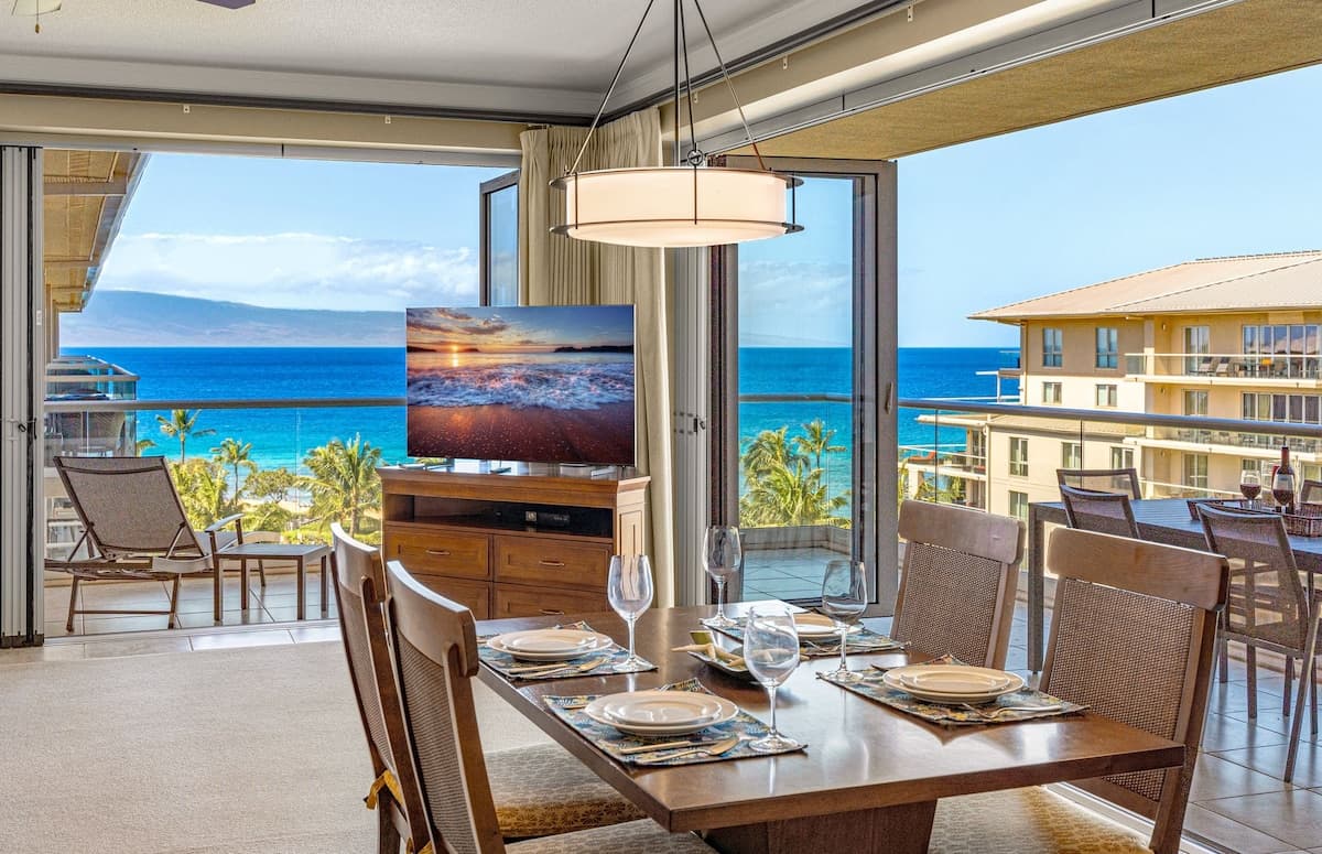 Condo in Lahaina · ★5.0 · 2 bedrooms · 3 beds · 2 baths - Photo 4