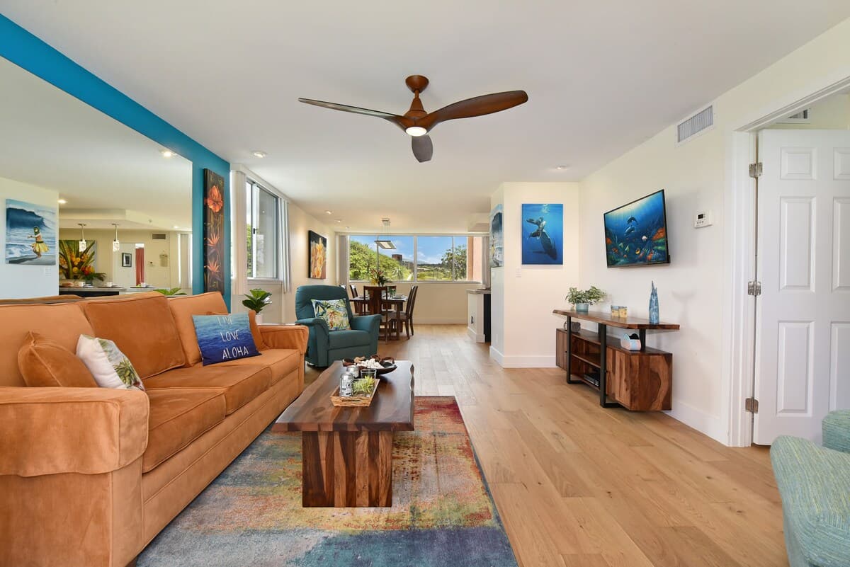Condo in Lahaina · ★4.5 · 2 bedrooms · 3 beds · 2 baths - Photo 5