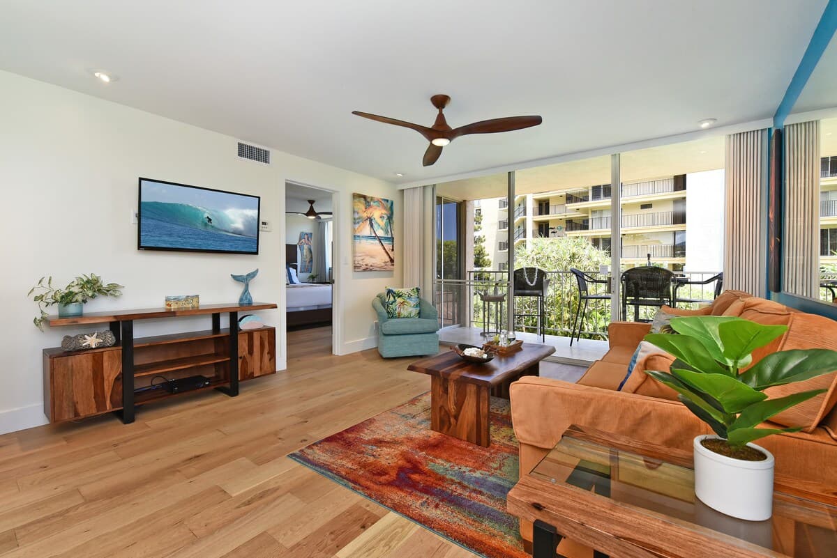 Condo in Lahaina · ★4.5 · 2 bedrooms · 3 beds · 2 baths - Photo 3
