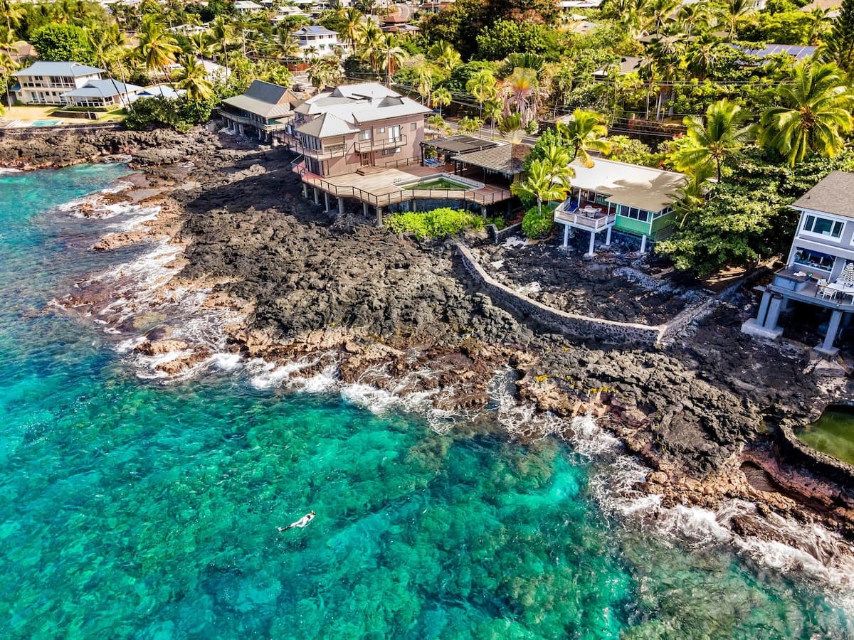 Home in Kailua-Kona · ★4.83 · 2 bedrooms · 3 beds · 2 baths - Photo 3