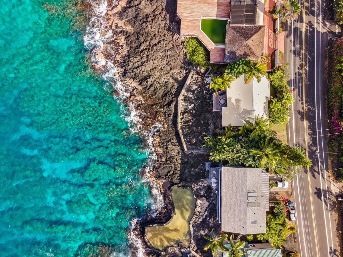 Home in Kailua-Kona · ★4.83 · 2 bedrooms · 3 beds · 2 baths - Photo 4