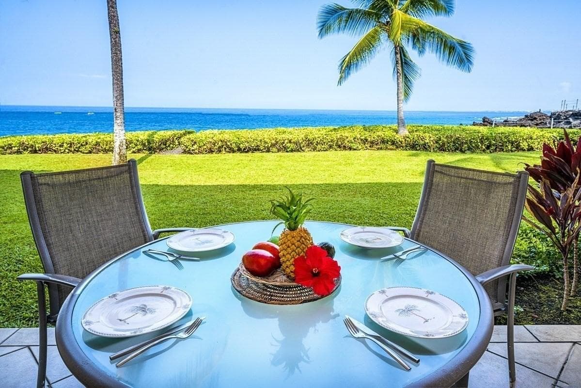Condo in Kailua-Kona · ★4.71 · 2 bedrooms · 2 beds · 2 baths - Photo 2