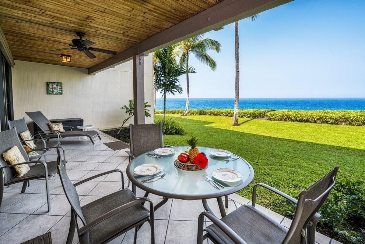 Condo in Kailua-Kona · ★4.71 · 2 bedrooms · 2 beds · 2 baths - Photo 1