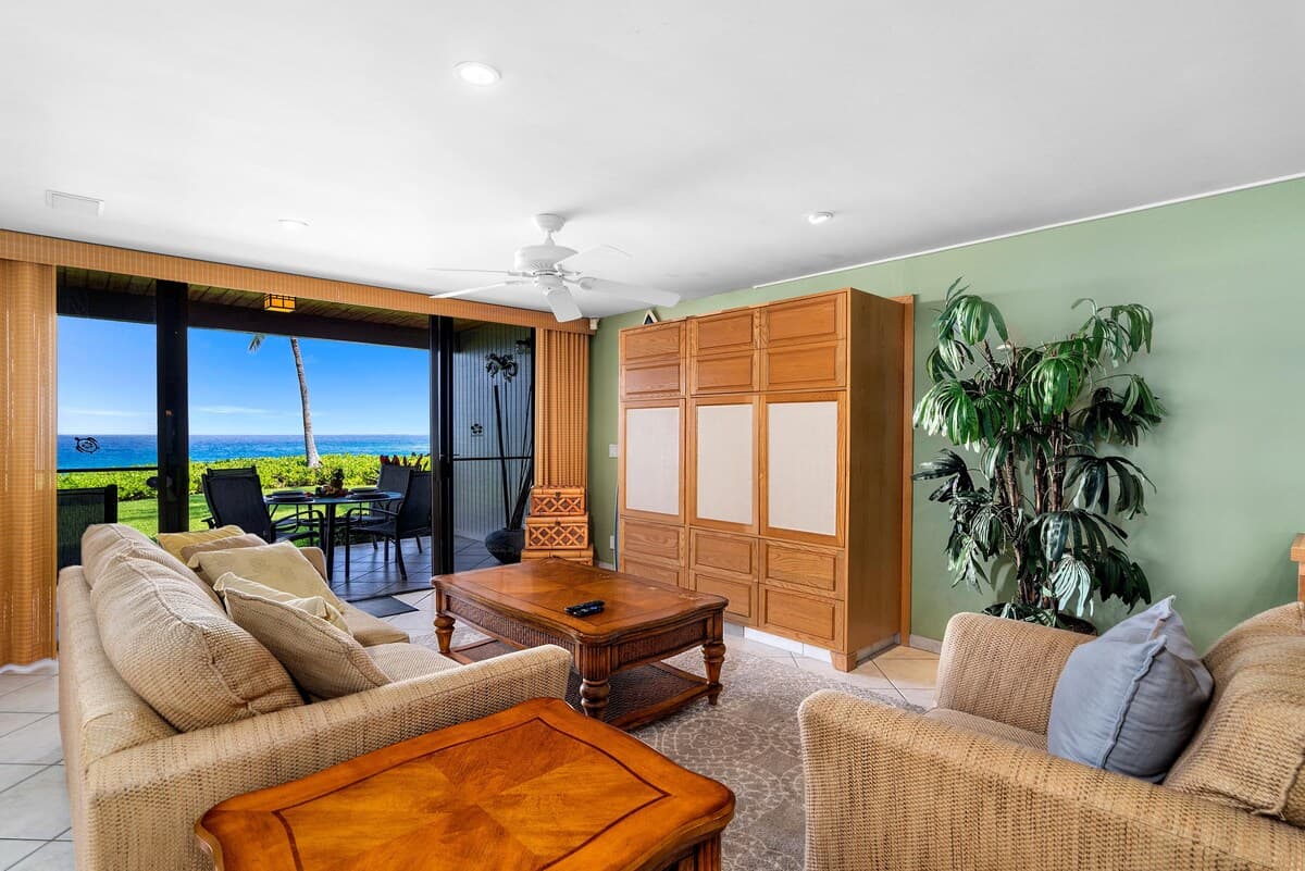 Condo in Kailua-Kona · ★4.71 · 2 bedrooms · 2 beds · 2 baths - Photo 4
