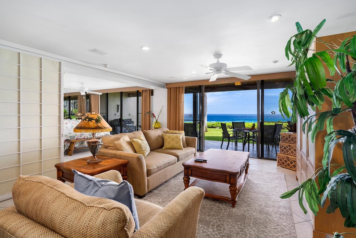 Condo in Kailua-Kona · ★4.71 · 2 bedrooms · 2 beds · 2 baths - Photo 3