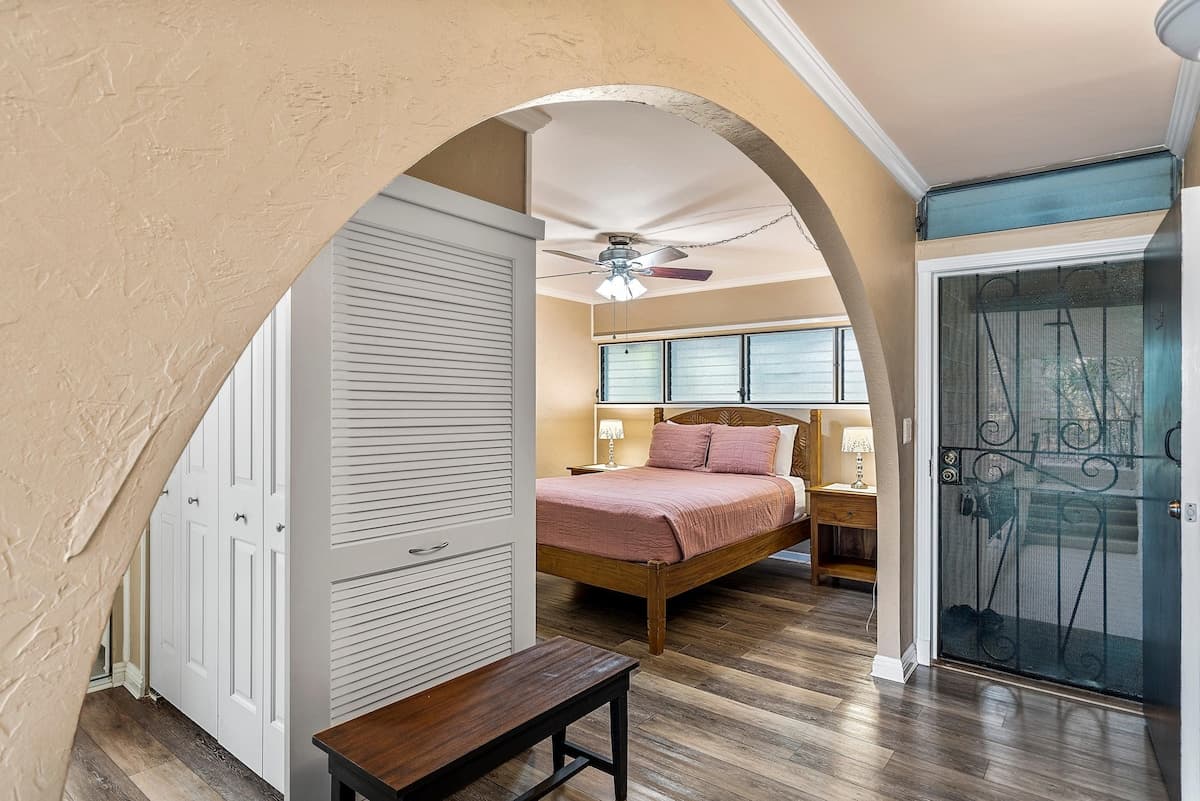 Condo in Kailua-Kona · ★4.83 · 1 bedroom · 2 beds · 1 private bath - Photo 1