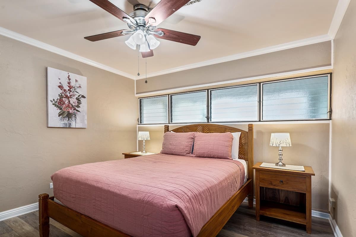 Condo in Kailua-Kona · ★4.83 · 1 bedroom · 2 beds · 1 private bath - Photo 2