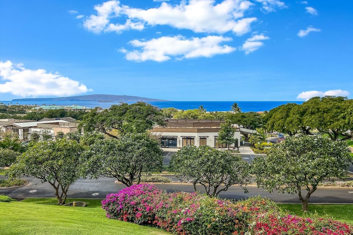 Condo in Kihei · ★4.74 · 2 bedrooms · 2 beds · 2 baths - Photo 1