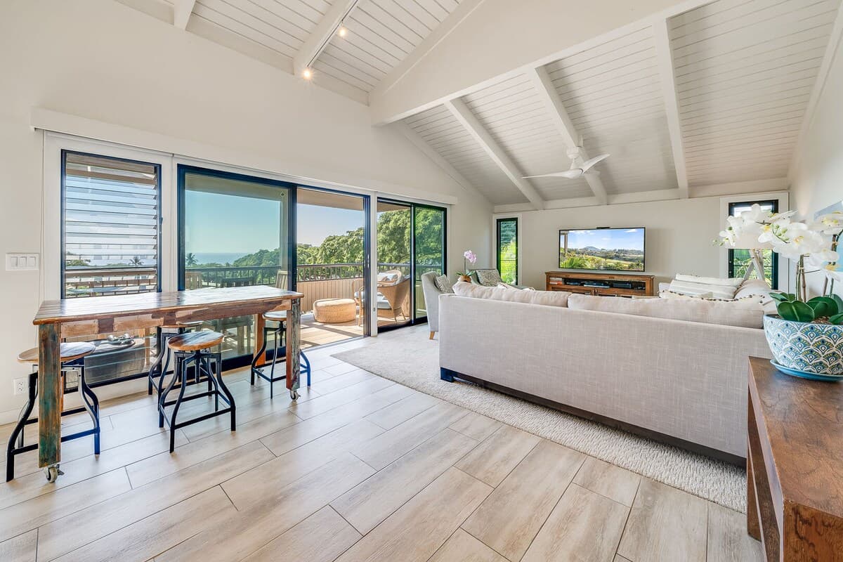 Condo in Kihei · ★4.74 · 2 bedrooms · 2 beds · 2 baths - Photo 3