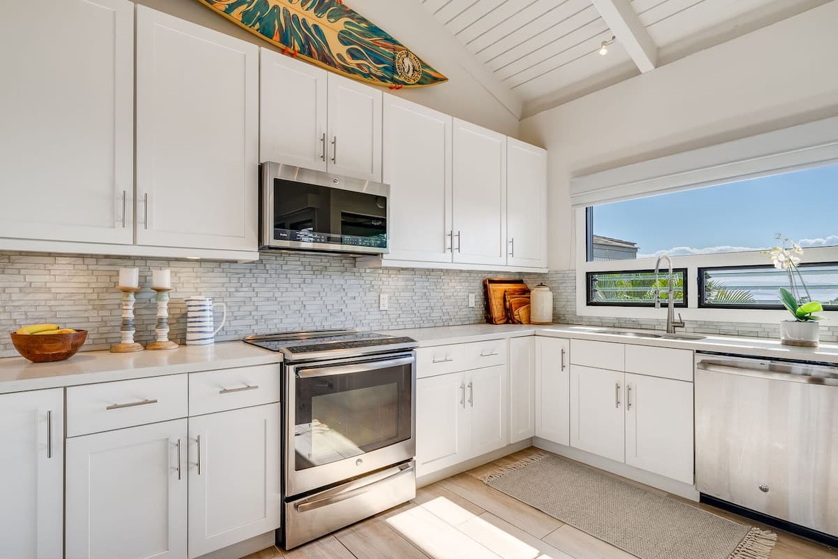 Condo in Kihei · ★4.74 · 2 bedrooms · 2 beds · 2 baths - Photo 4
