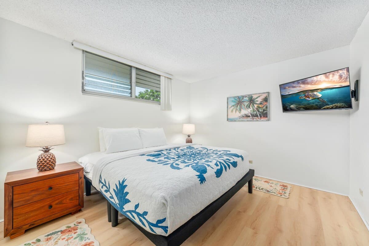 Condo in Kailua-Kona · ★4.38 · 2 bedrooms · 2 beds · 2 shared baths - Photo 5