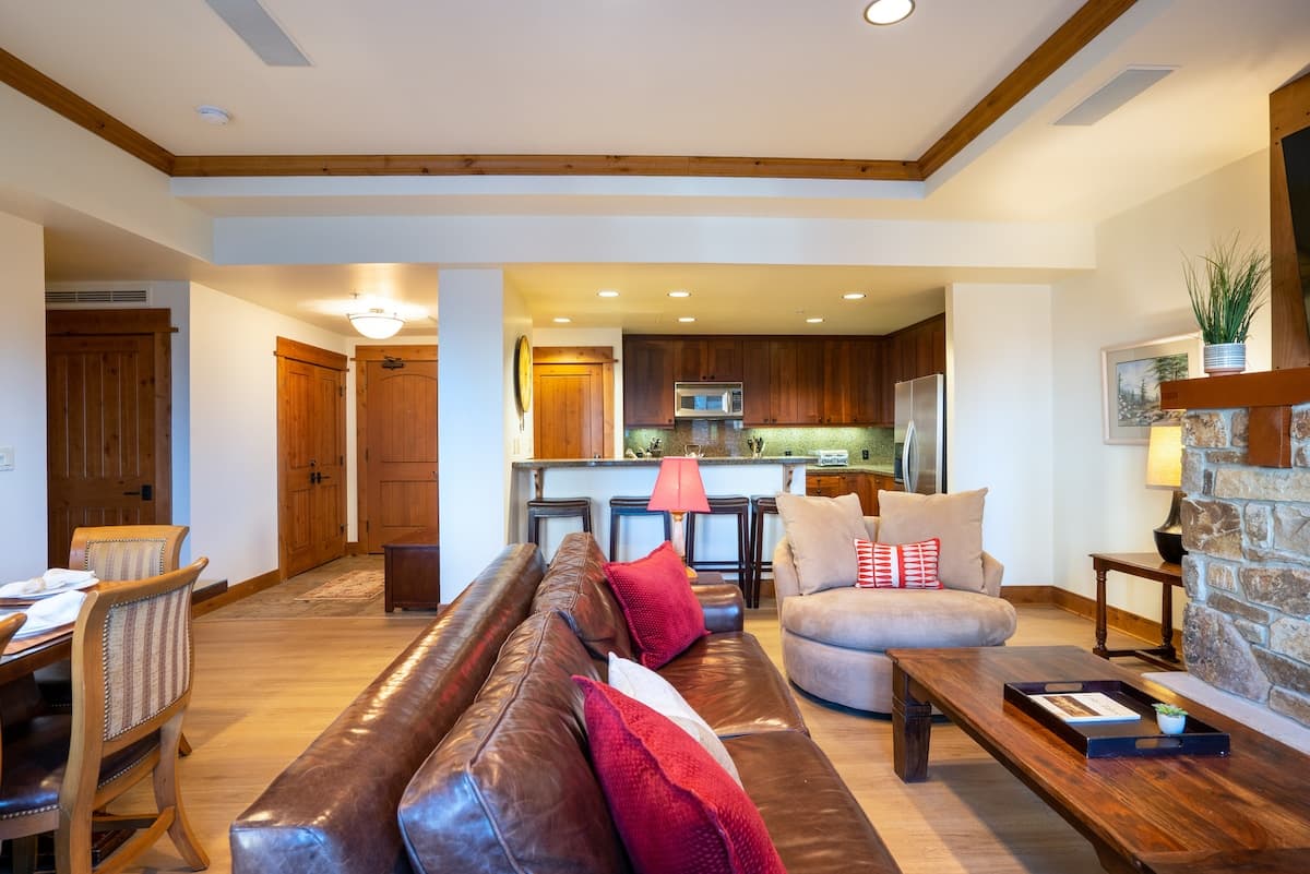 Ski-in/Ski-out Condo Steps from Gondola, Pool - Photo 5