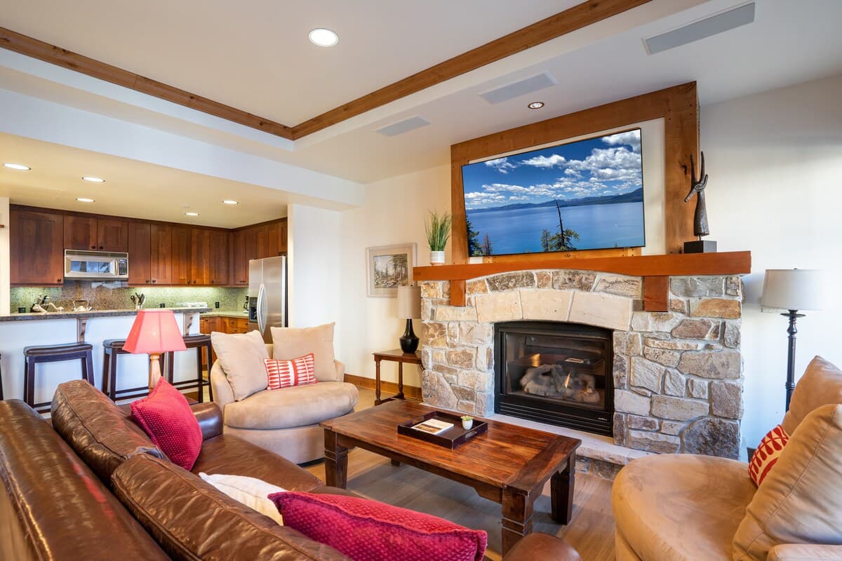 Ski-in/Ski-out Condo Steps from Gondola, Pool - Photo 4