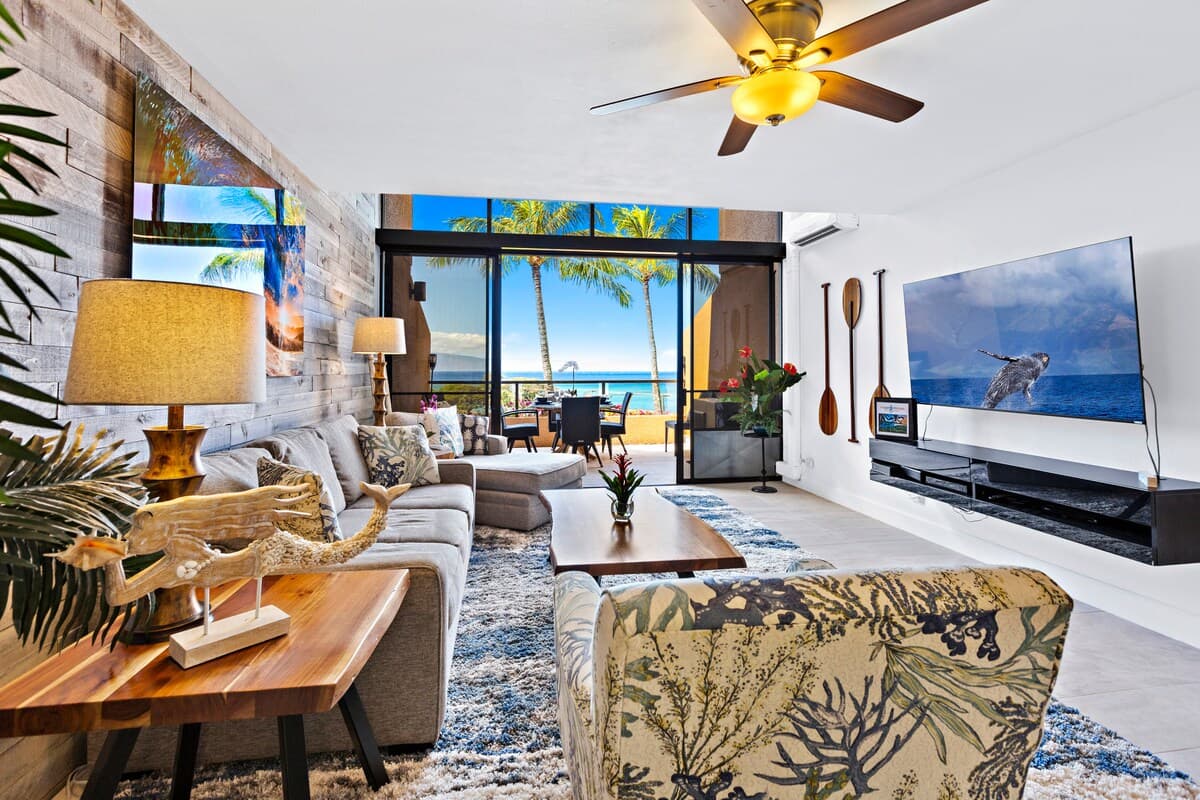 Home in Lahaina · ★4.74 · 2 bedrooms · 3 beds · 2 baths - Photo 3