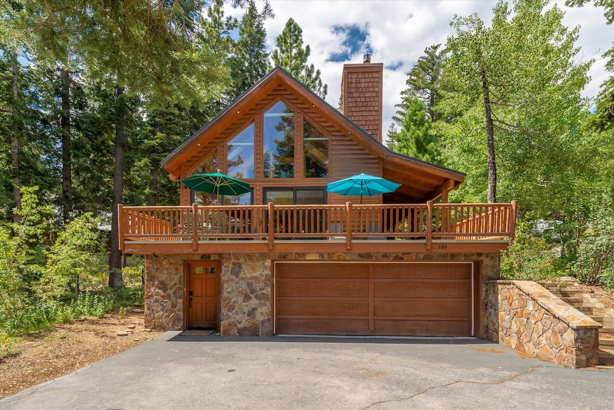 Log Cabin with Hot Tub & Sauna, Near Lake - Photo 1