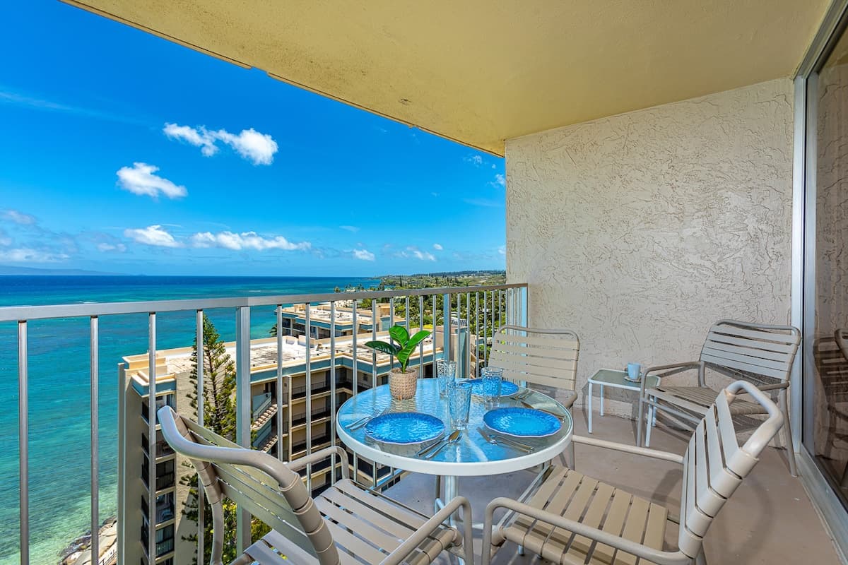 Condo in Lahaina · ★4.7 · 1 bedroom · 2 beds · 1 shared bath - Photo 4