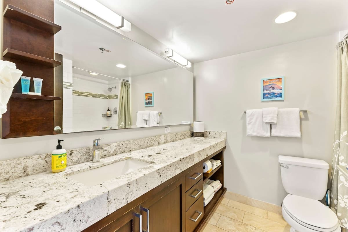 Stunning Ocean View | Free Parking - Photo 3