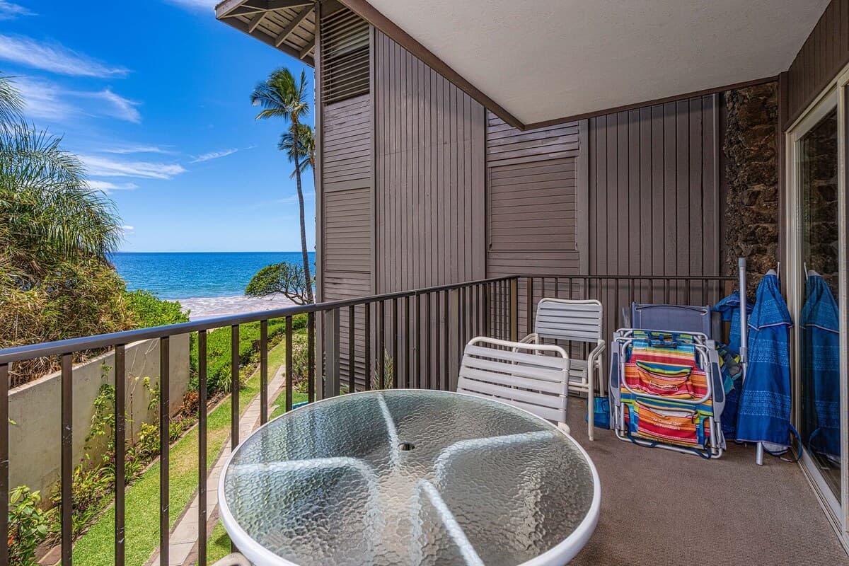 Condo in Kihei · ★4.33 · 2 bedrooms · 3 beds · 2 private baths - Photo 2