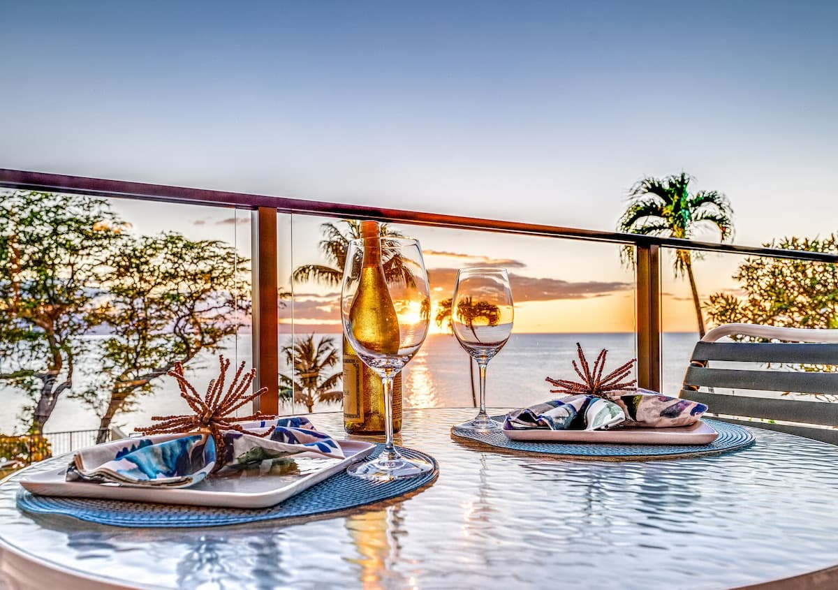 Condo in Lahaina · ★4.88 · 1 bedroom · 2 beds · 1 bath - Photo 1