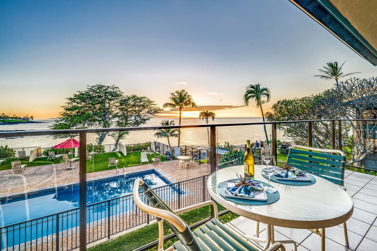 Condo in Lahaina · ★4.88 · 1 bedroom · 2 beds · 1 bath - Photo 3