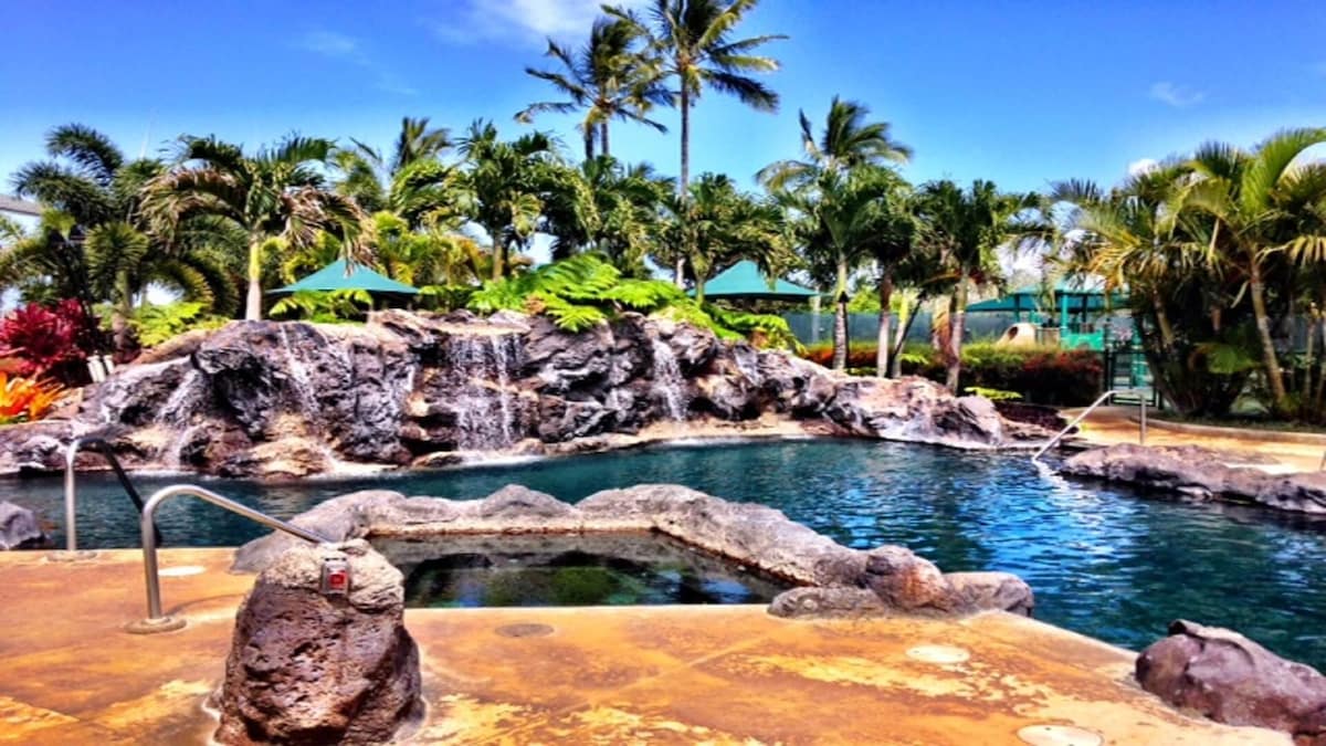 Condo in Princeville · ★4.89 · 2 bedrooms · 2 beds · 2 private baths - Photo 2