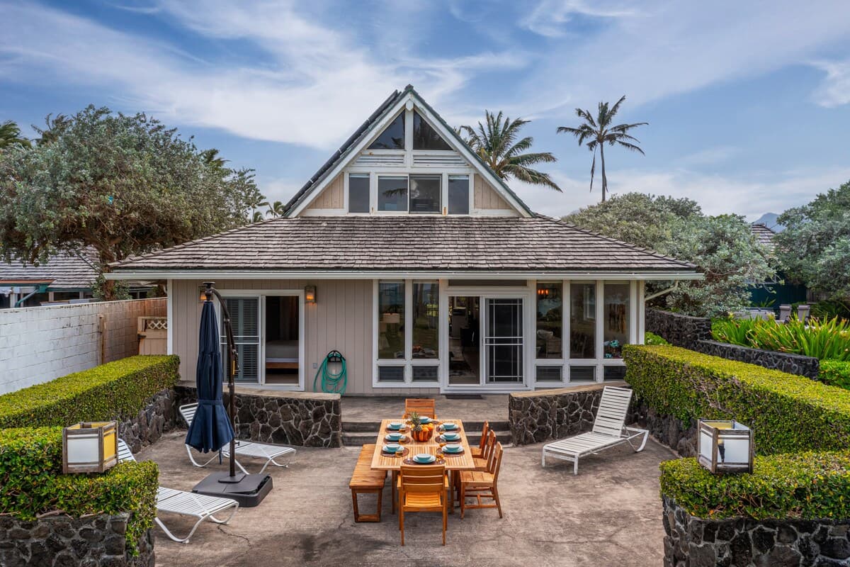 Home in Kailua · ★4.89 · 4 bedrooms · 4 beds · 4 private baths - Photo 2