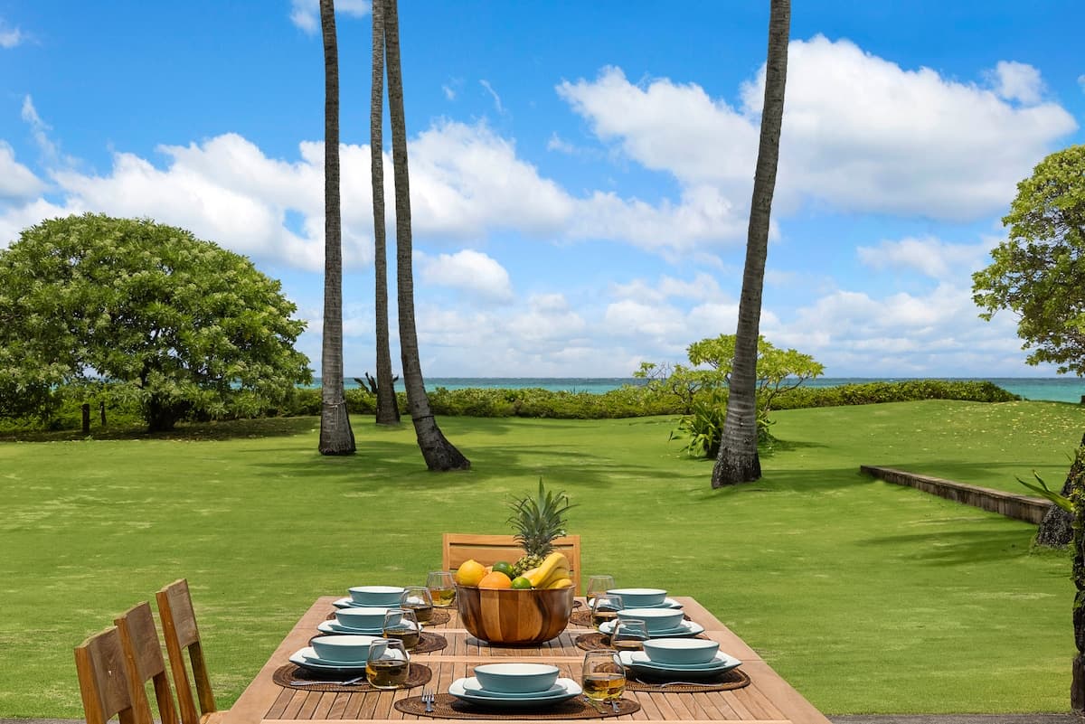Home in Kailua · ★4.89 · 4 bedrooms · 4 beds · 4 private baths - Photo 1